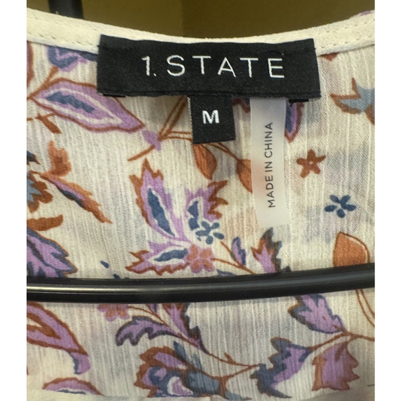 1.State Light Peachy/Blue/Purple Flutter Sleeve Lined VNeck Flowy Blouse, Size M - Picture 4 of 4